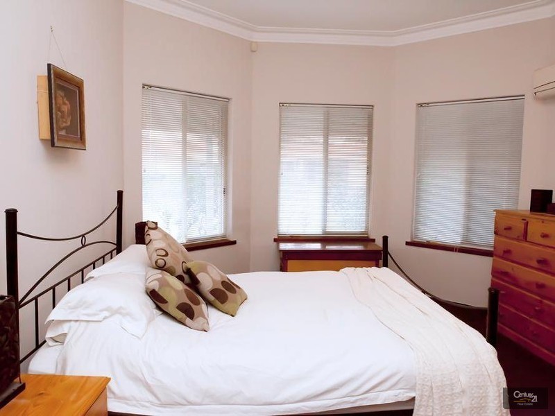 16 Casuarina Court, Canning Vale WA 6155