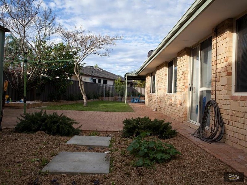 16 Casuarina Court, Canning Vale WA 6155