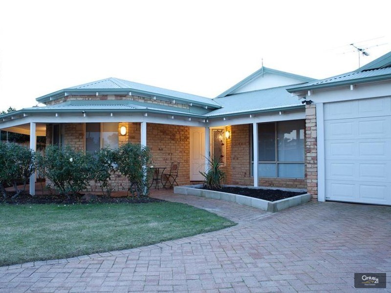 16 Casuarina Court, Canning Vale WA 6155