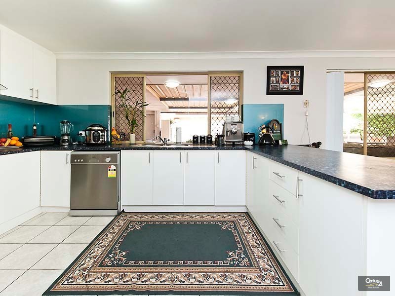 30 Discovery Drive, Thornlie WA 6108