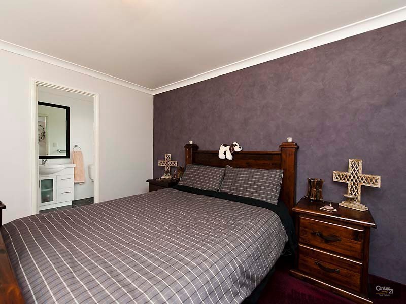 30 Discovery Drive, Thornlie WA 6108