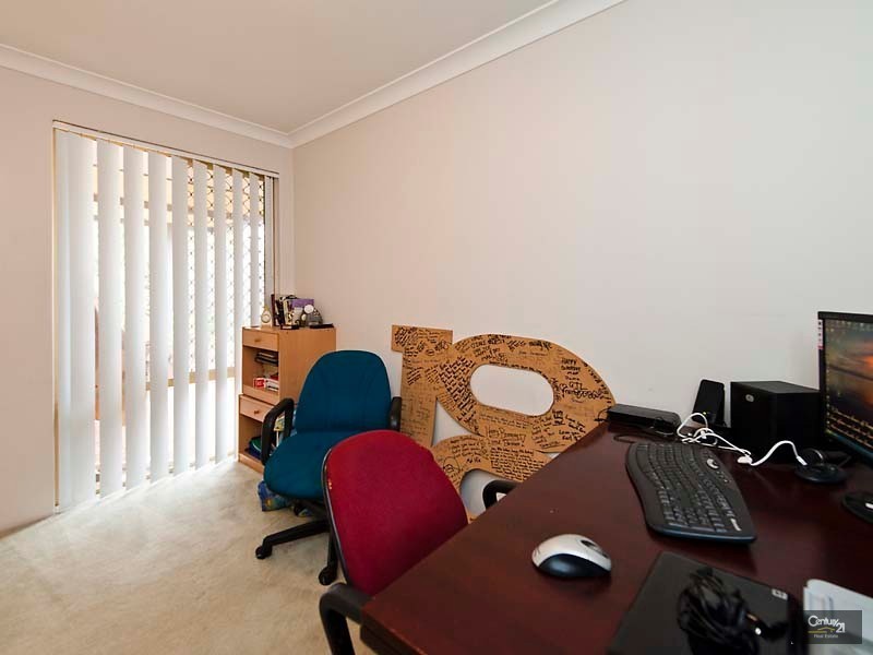 30 Discovery Drive, Thornlie WA 6108