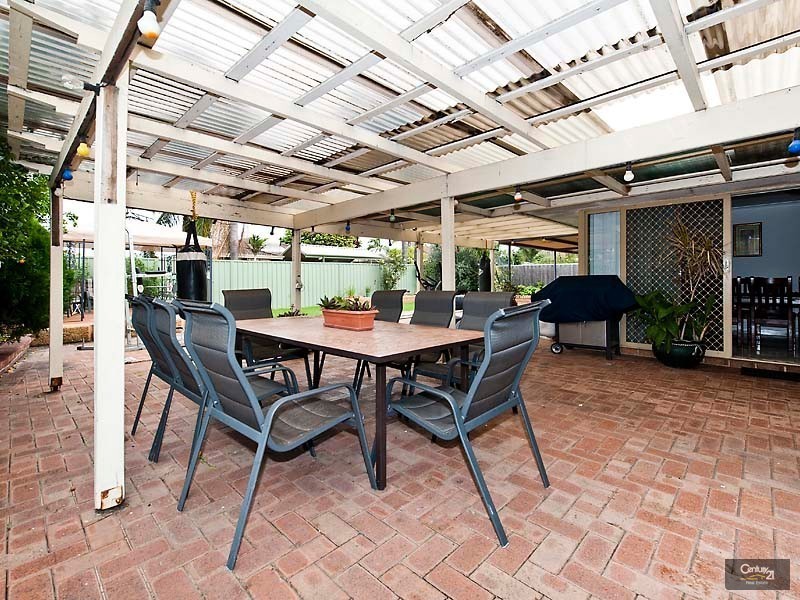 30 Discovery Drive, Thornlie WA 6108