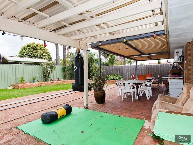 30 Discovery Drive, Thornlie WA 6108