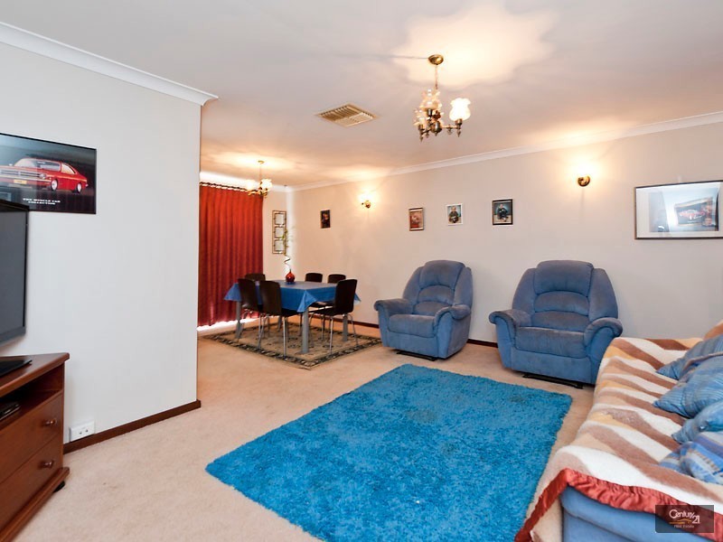 42 Huntingdale Road, Huntingdale WA 6110