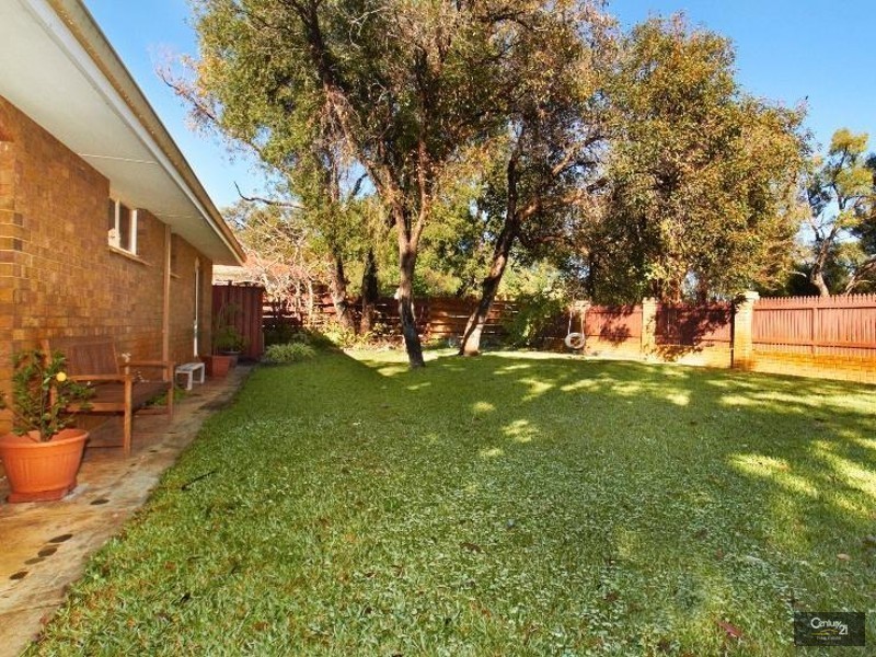 61 Regency Drive, Thornlie WA 6108