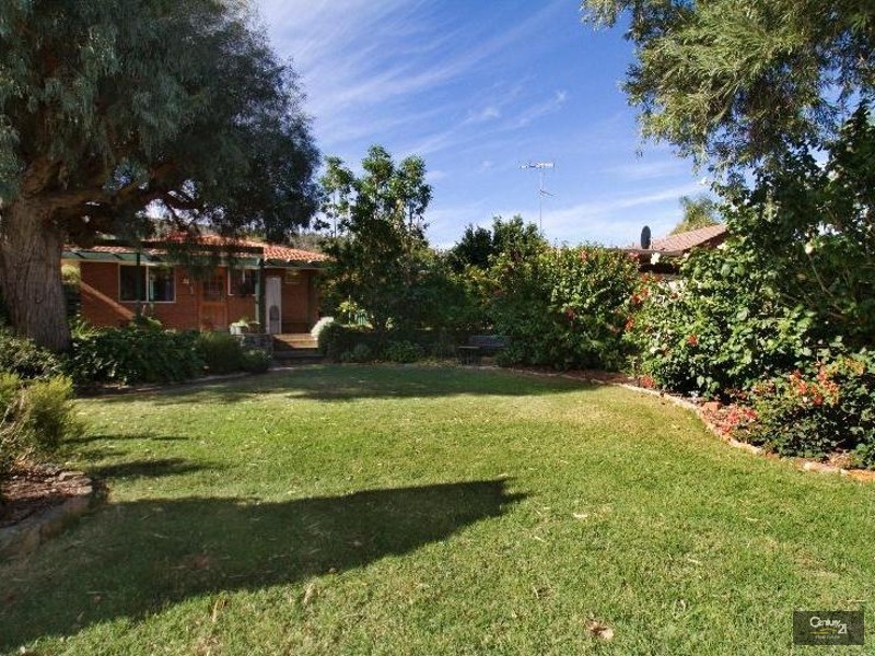 4 Kingsley Terrace, Kelmscott WA 6111