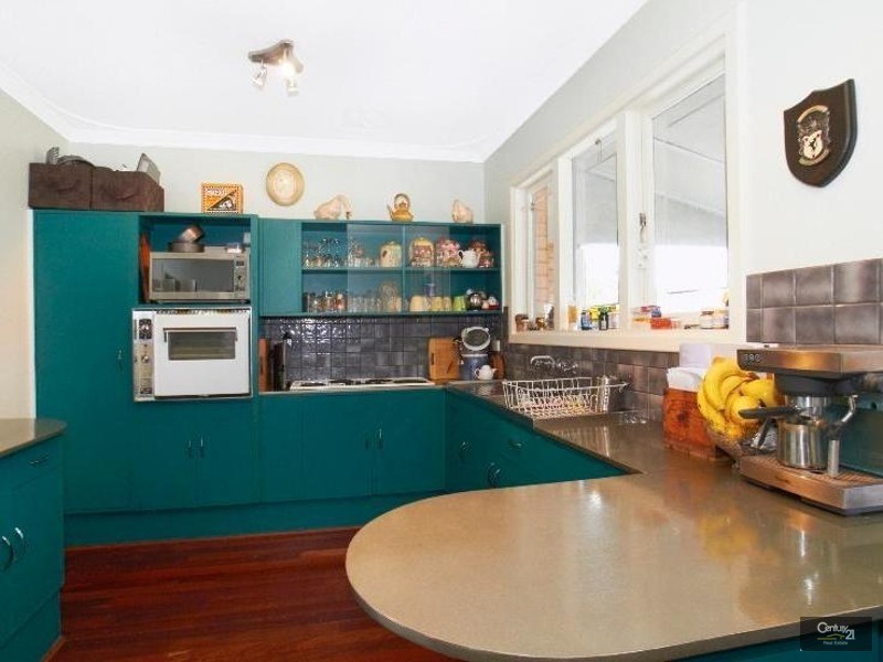 1 Banksia Circle, Thornlie WA 6108