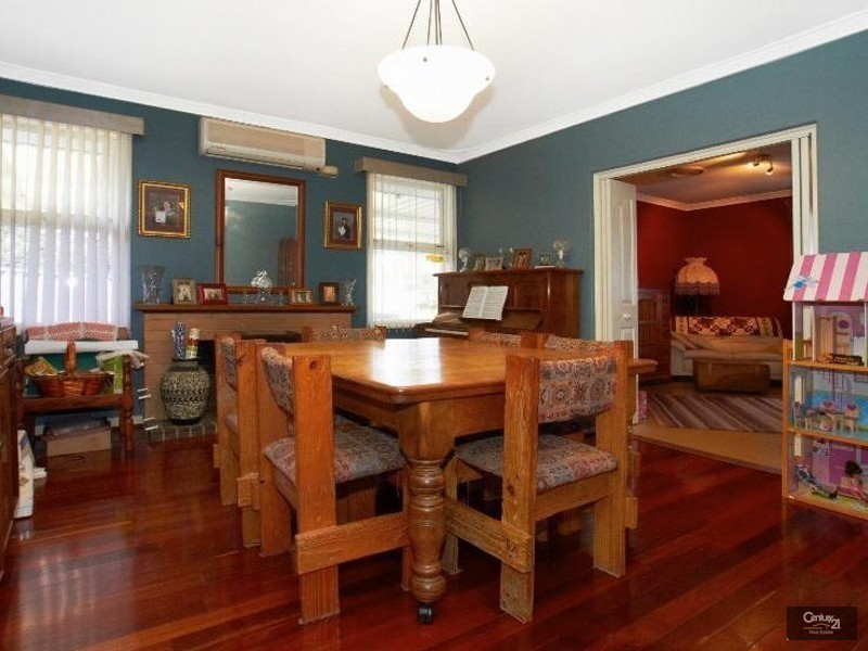 1 Banksia Circle, Thornlie WA 6108