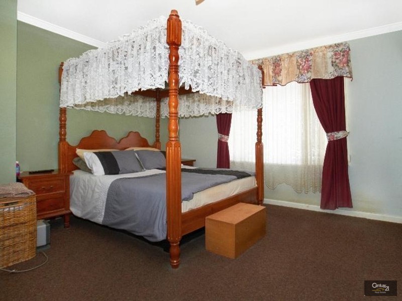 1 Banksia Circle, Thornlie WA 6108