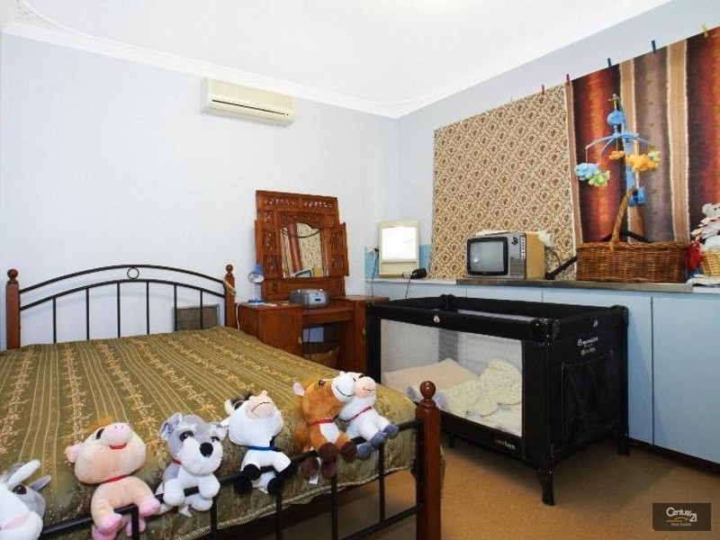 1 Banksia Circle, Thornlie WA 6108