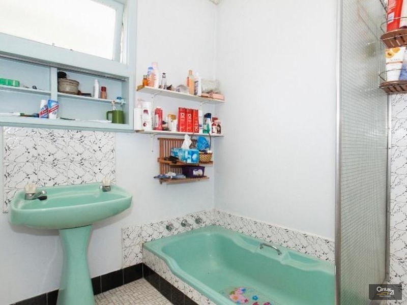 1 Banksia Circle, Thornlie WA 6108