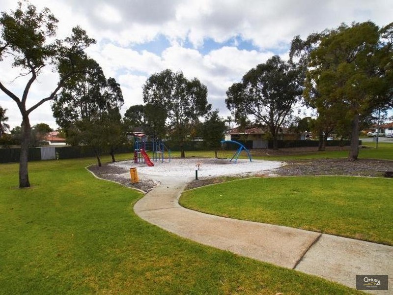 1 Banksia Circle, Thornlie WA 6108