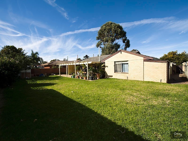 25 Elvington Way, Thornlie WA 6108