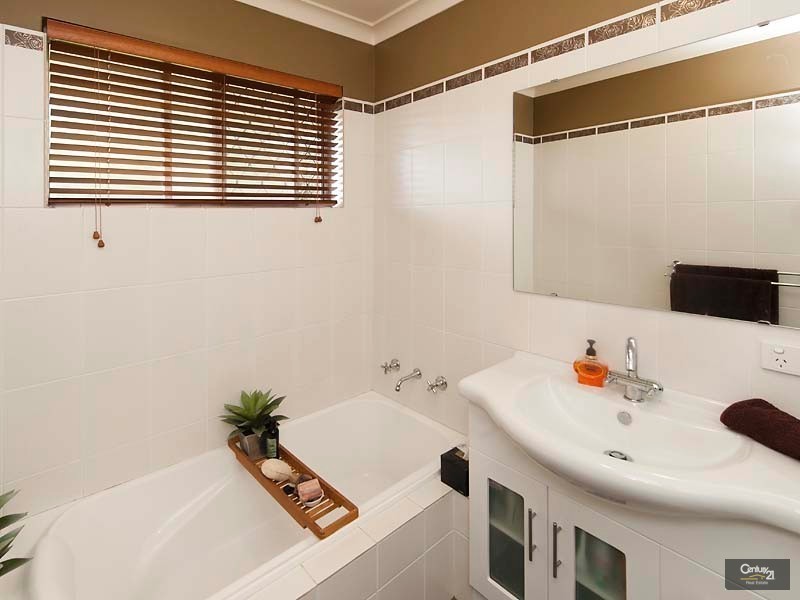 21 Kelton Way, Thornlie WA 6108