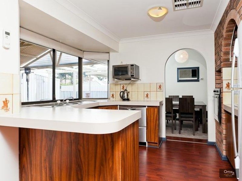 9 Hawkesbury Drive, Willetton WA 6155