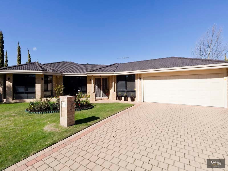 1 Blackbutt Way, Canning Vale WA 6155