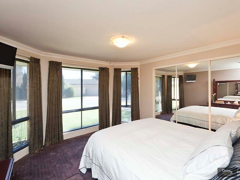 1 Blackbutt Way, Canning Vale WA 6155