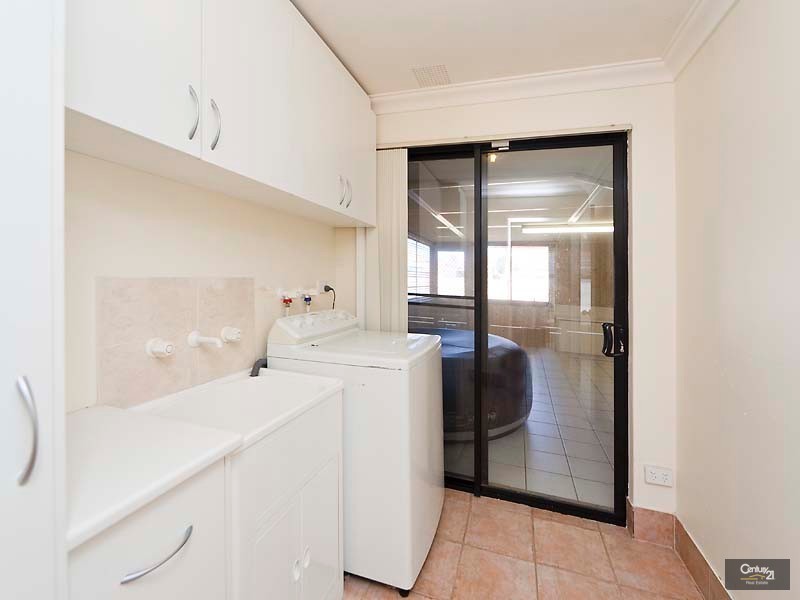 1 Blackbutt Way, Canning Vale WA 6155