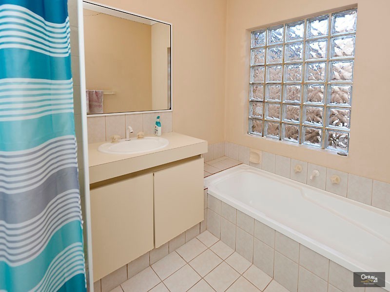 40 Derisleigh Street, Cannington WA 6107