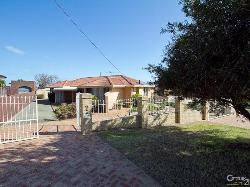 7  Morton Road, Hamilton Hill WA 6163