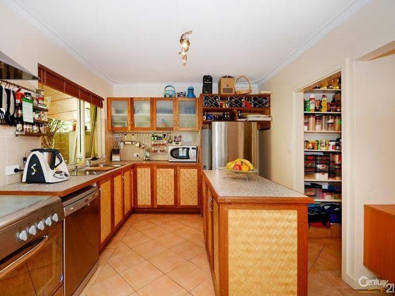 2 Pendine Street, Karrinyup WA 6018