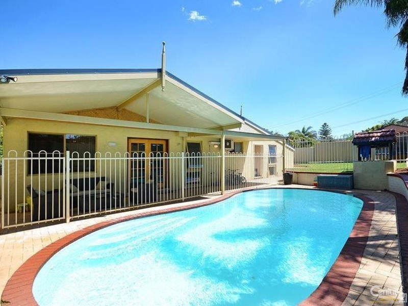 2 Pendine Street, Karrinyup WA 6018