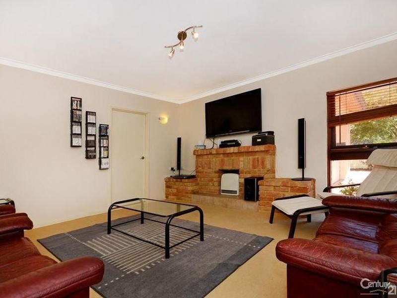 2 Pendine Street, Karrinyup WA 6018
