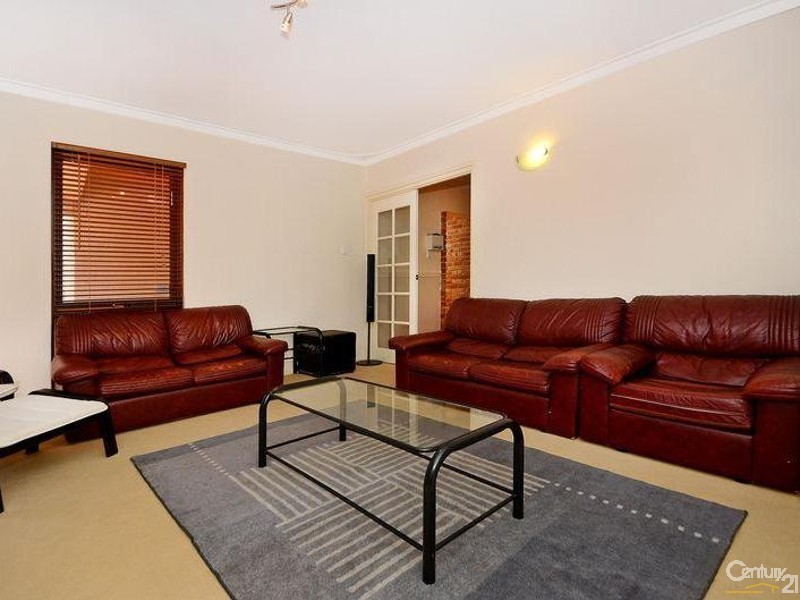 2 Pendine Street, Karrinyup WA 6018