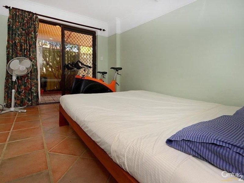 2 Pendine Street, Karrinyup WA 6018
