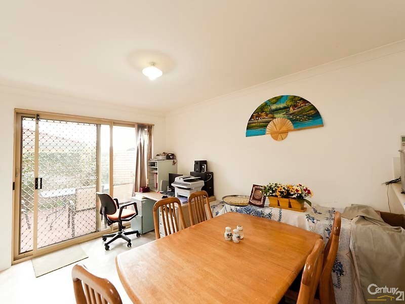 2/15 Summer Place, Thornlie WA 6108