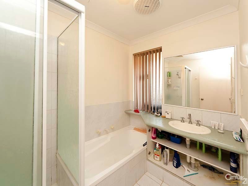 2/15 Summer Place, Thornlie WA 6108