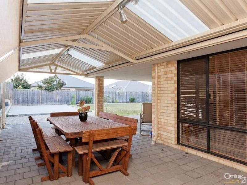 8 Nychum Pass, Ellenbrook WA 6069