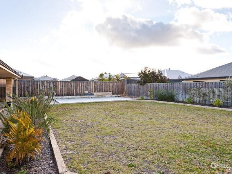 8 Nychum Pass, Ellenbrook WA 6069