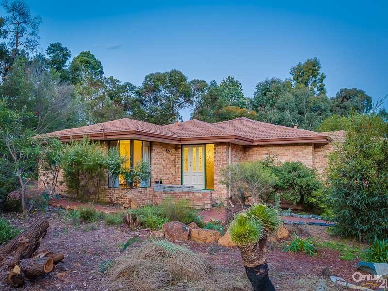 11 Jarrah Road, Roleystone WA 6111