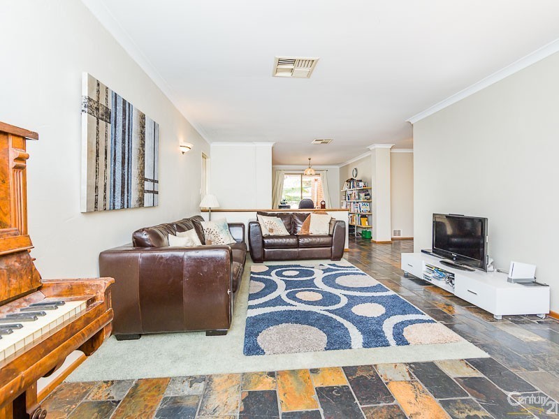 11 Jarrah Road, Roleystone WA 6111