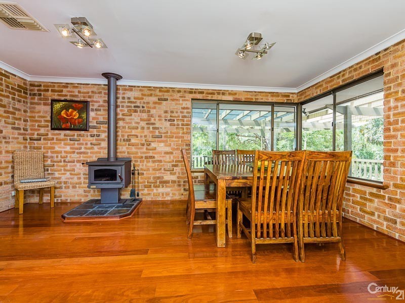 11 Jarrah Road, Roleystone WA 6111