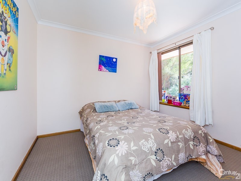 11 Jarrah Road, Roleystone WA 6111