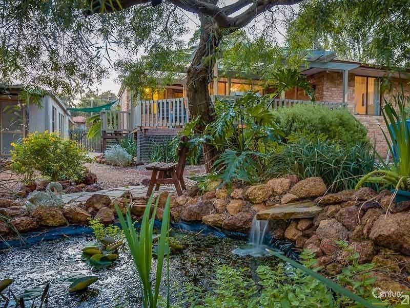 11 Jarrah Road, Roleystone WA 6111