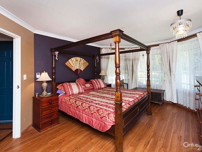 18 Timberlane Loop, Cooloongup WA 6168