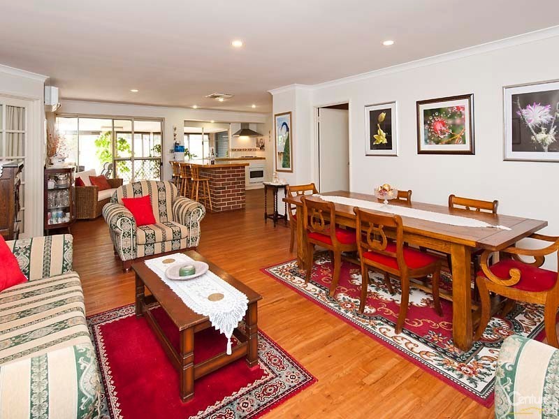 18 Timberlane Loop, Cooloongup WA 6168