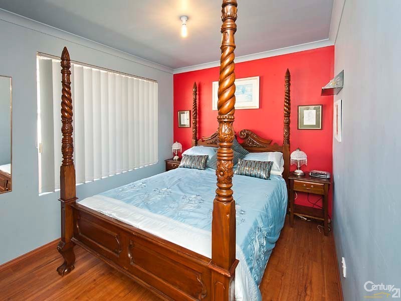 18 Timberlane Loop, Cooloongup WA 6168