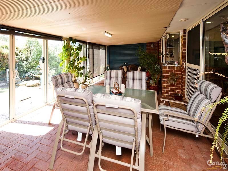 18 Timberlane Loop, Cooloongup WA 6168