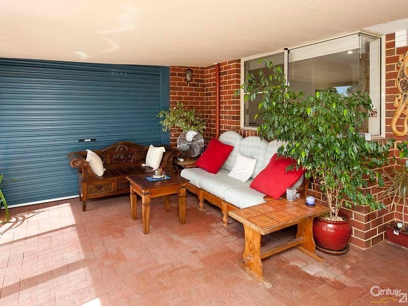 18 Timberlane Loop, Cooloongup WA 6168