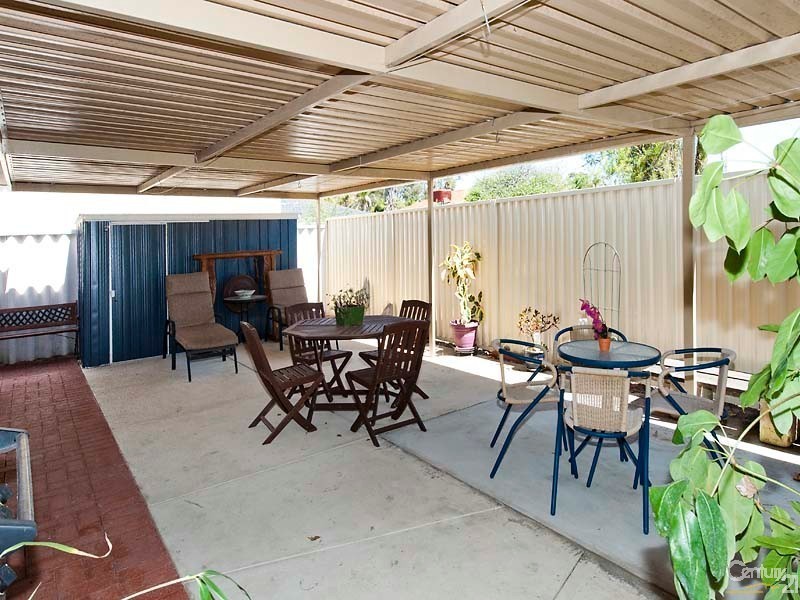 18 Timberlane Loop, Cooloongup WA 6168