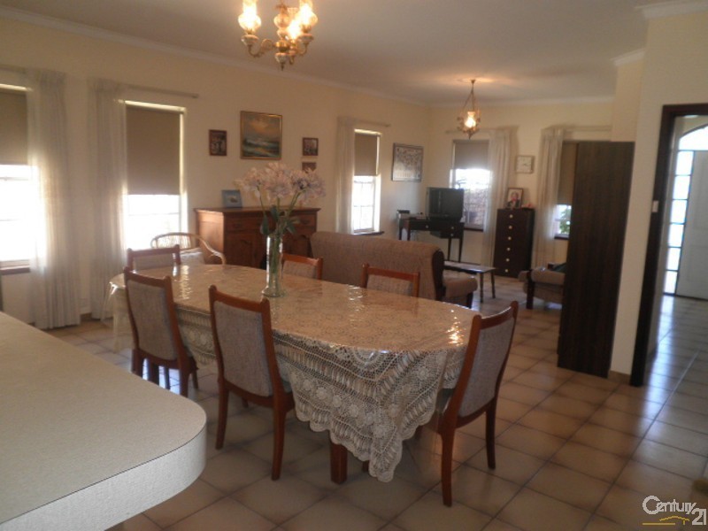 4 Suffolk Street, Fremantle WA 6160