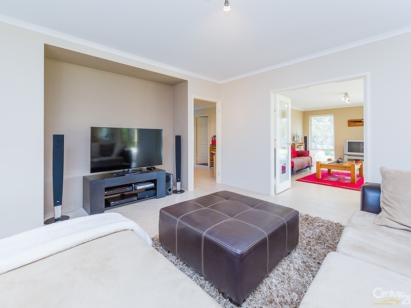 6  Bruns Drive, Darling Downs WA 6122