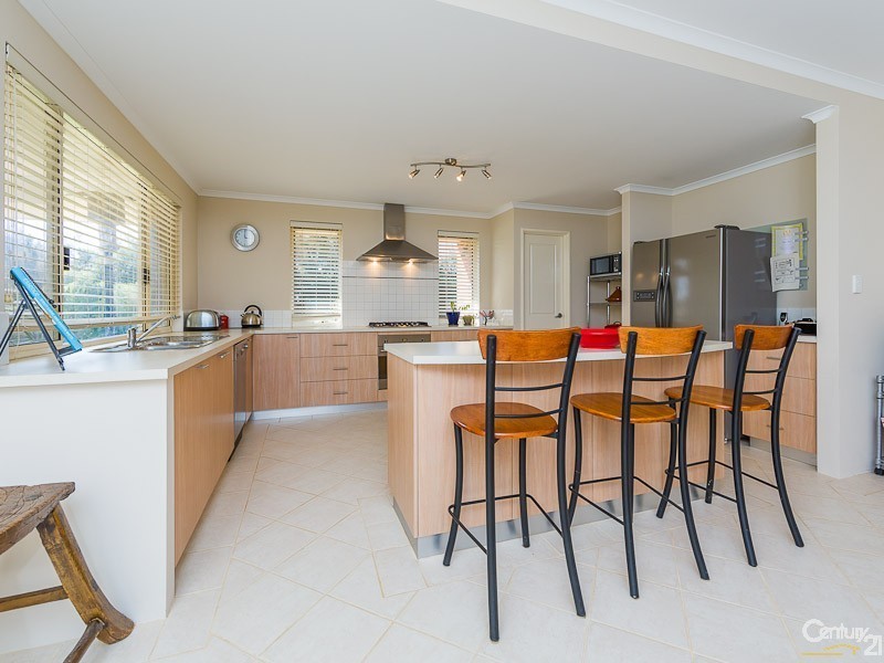 6  Bruns Drive, Darling Downs WA 6122