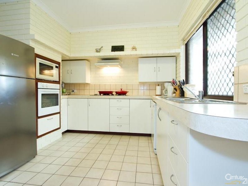 33 Shipbourne Way, Huntingdale WA 6110