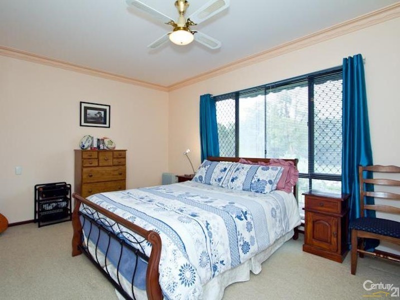 33 Shipbourne Way, Huntingdale WA 6110